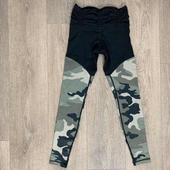 Carbon38 Echo Leggings Hero Collection Ruched Black Camo High Rise Waist Size XS - Picture 5 of 12